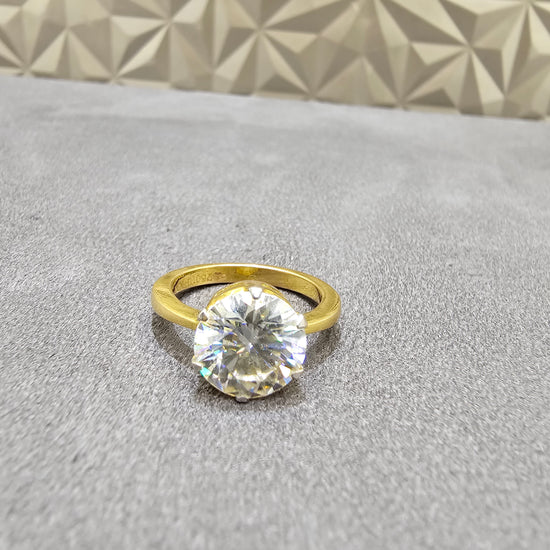 Elysian Moissanite Ring - Opulent & Timeless