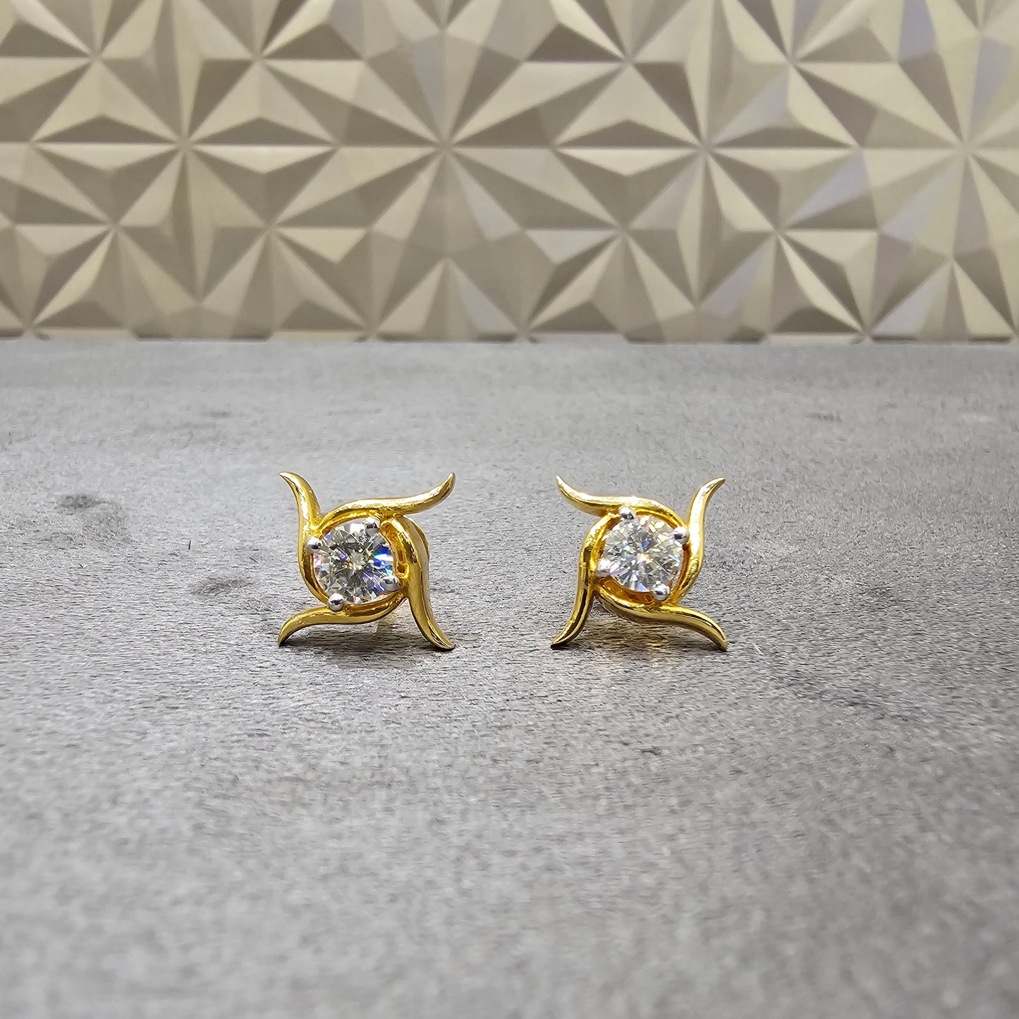 Enigma Moissanite Earrings - Chic & Dazzling