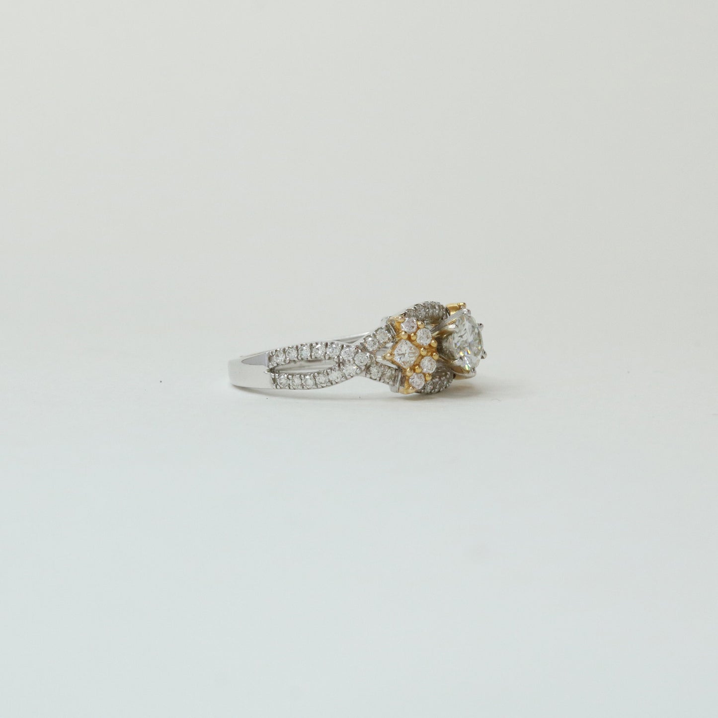 Pierre 40 Pointer Moissanite Ring