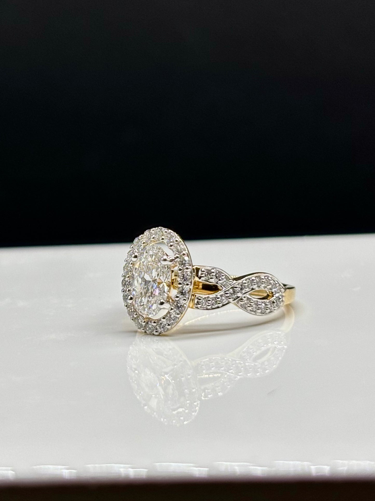 Royalty Lab Grown Diamond Ring - Luxurious & Classic