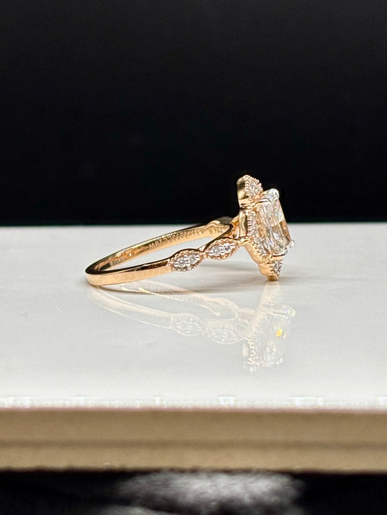 Regal Lab Grown Diamond Ring - Grand & Elegant