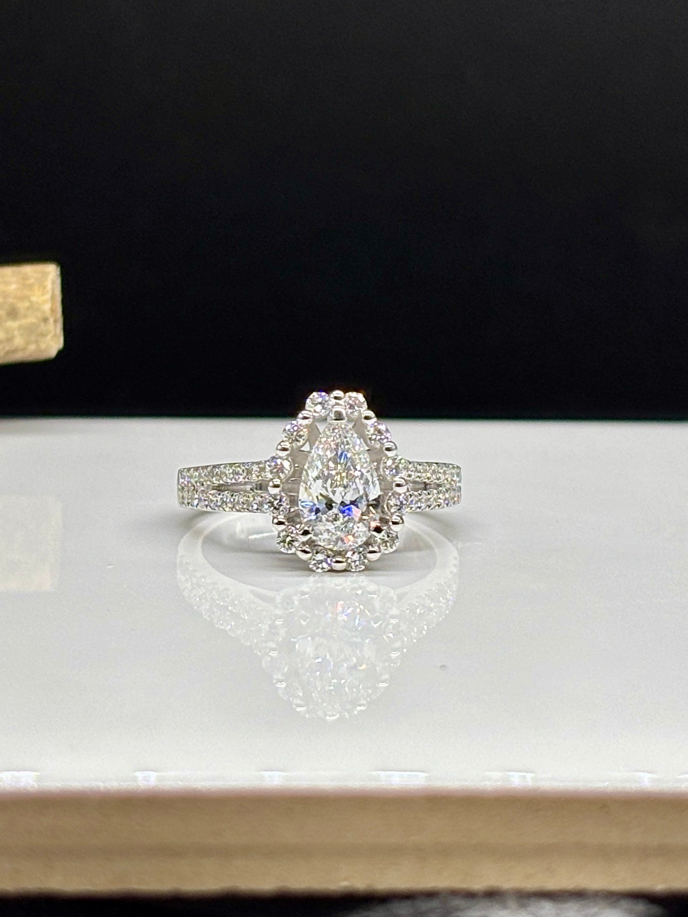 Grandeur Lab Grown Diamond Ring - Majestic & Elegant