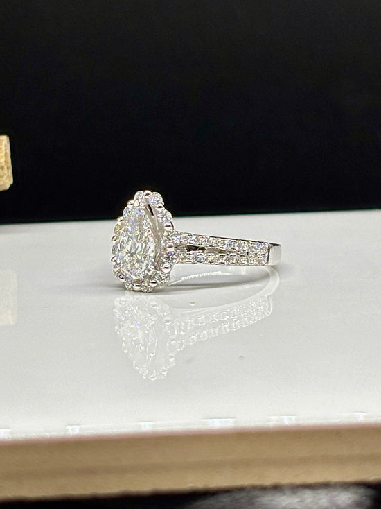 Grandeur Lab Grown Diamond Ring - Majestic & Elegant