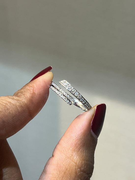 Delara Lab Grown Diamond Ring – Radiant & Chic