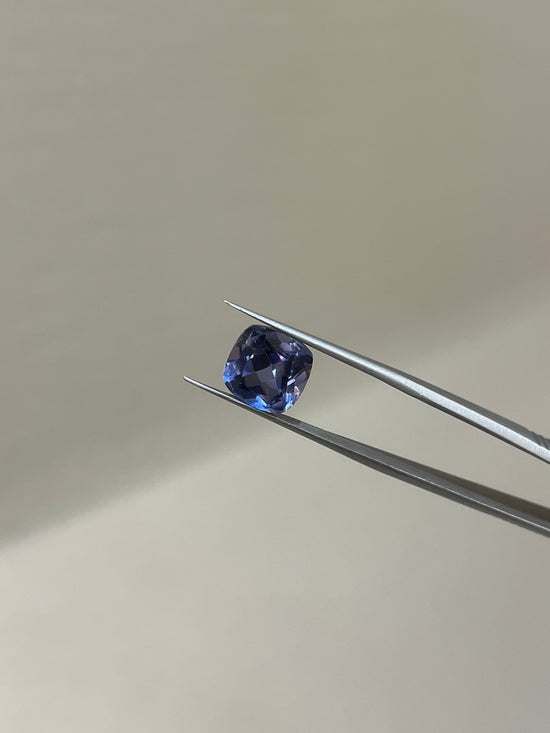 Lab Grown Light blue sapphire Cusion Shape 6.11ct | Exquisite Gemstones - Fiona Diamonds - Fiona Diamonds