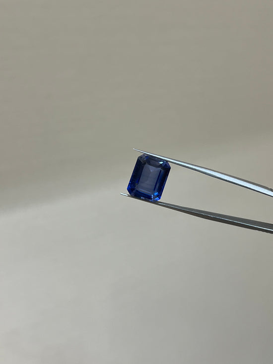 Lab Grown Light blue sapphire Emerald Shape 11.17ct | Exquisite Gemstones - Fiona Diamonds - Fiona Diamonds