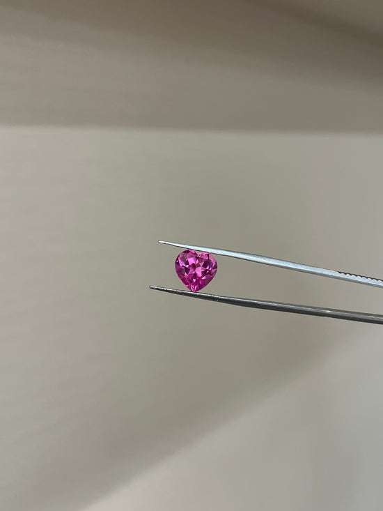 Lab Grown Pink sapphire Heart Shape 4.79ct | Exquisite Gemstones - Fiona Diamonds - Fiona Diamonds