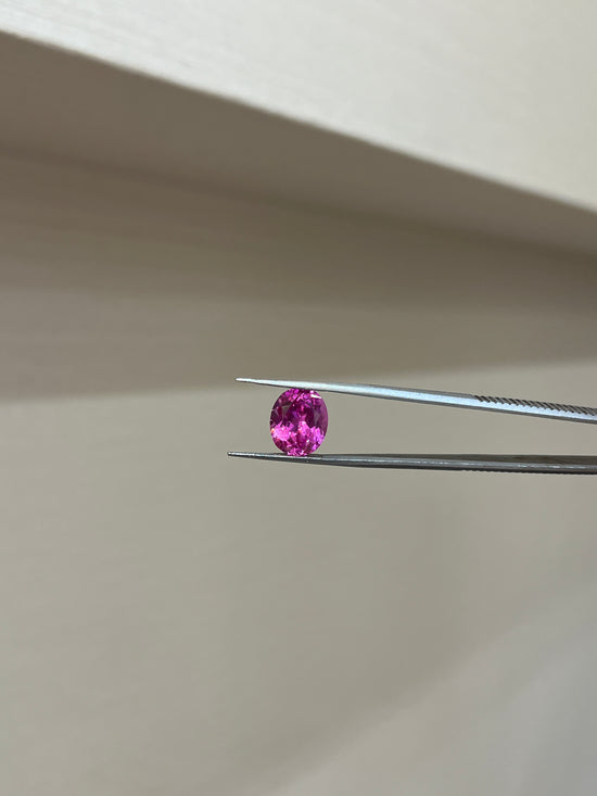 Lab Grown Pink sapphire Oval Shape 6.6ct | Exquisite Gemstones - Fiona Diamonds - Fiona Diamonds