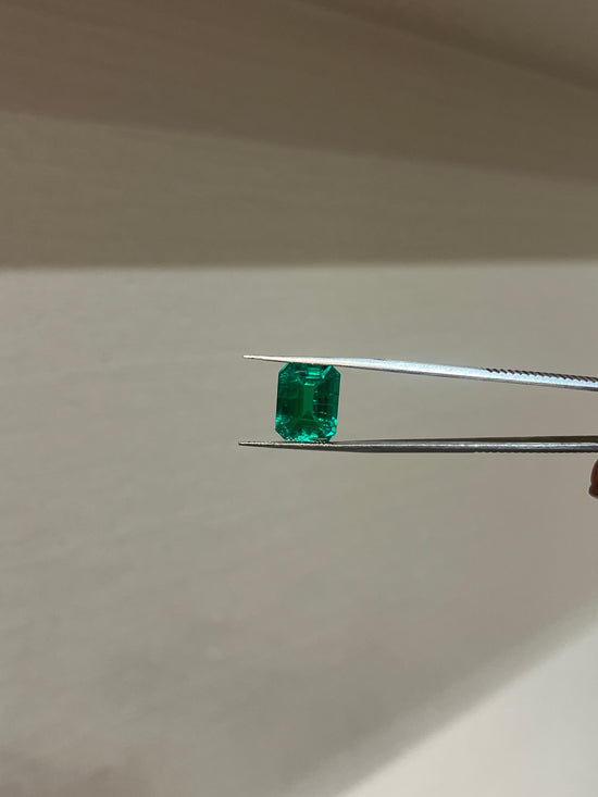 Lab Grown Colombian Emerald Emerald Shape 7.08ct | Exquisite Gemstones - Fiona Diamonds - Fiona Diamonds