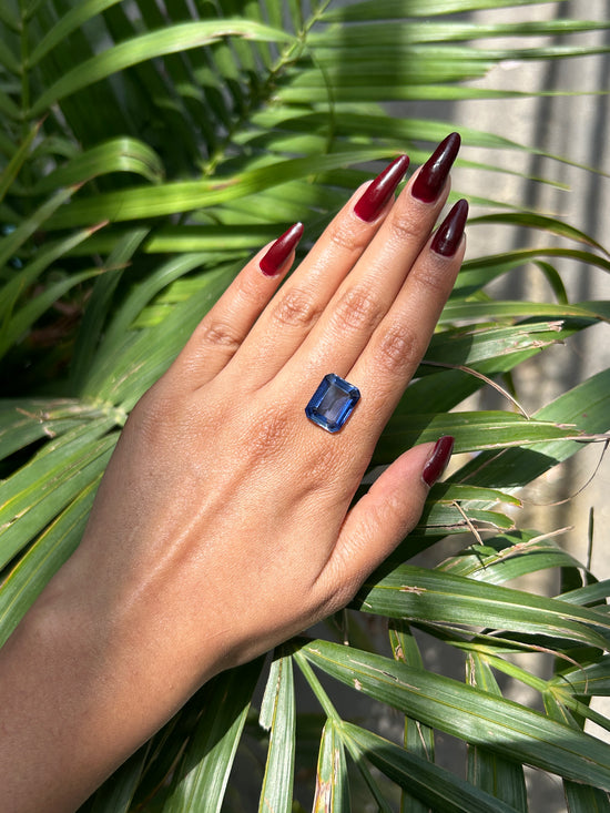 Lab Grown Light blue sapphire Emerald Shape 11.17ct | Exquisite Gemstones - Fiona Diamonds - Fiona Diamonds