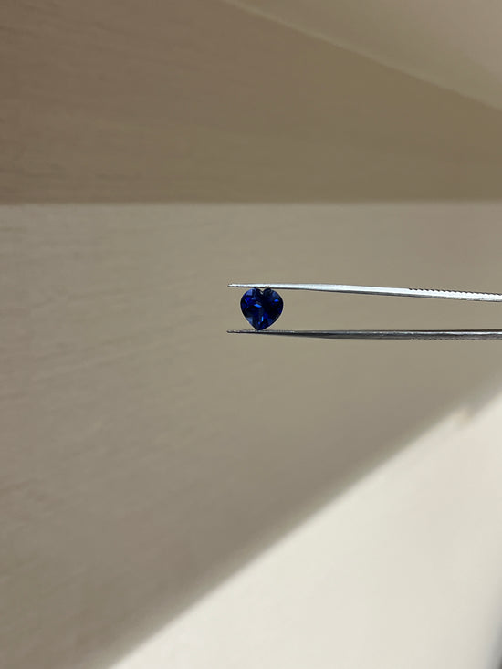 Lab Grown deep blue sapphire heart Shape 4.93ct | Exquisite Gemstones - Fiona Diamonds - Fiona Diamonds