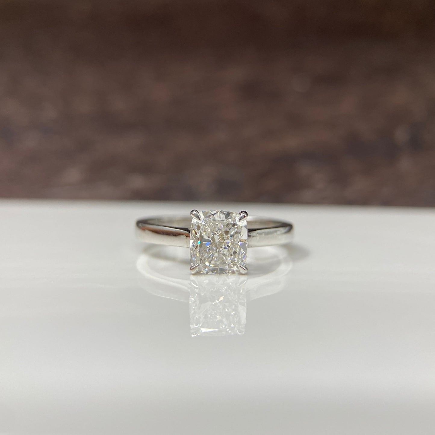 Investigating Lab Diamond Rings with Hook Settings: The Ideal Mix of Style and Maintainability