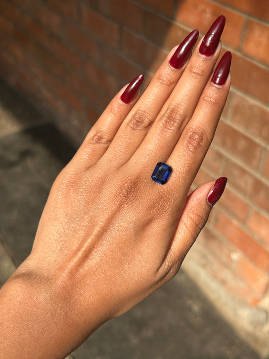 Lab Grown deep blue sapphire emerald Shape 4.03ct | Exquisite Gemstones - Fiona Diamonds - Fiona Diamonds