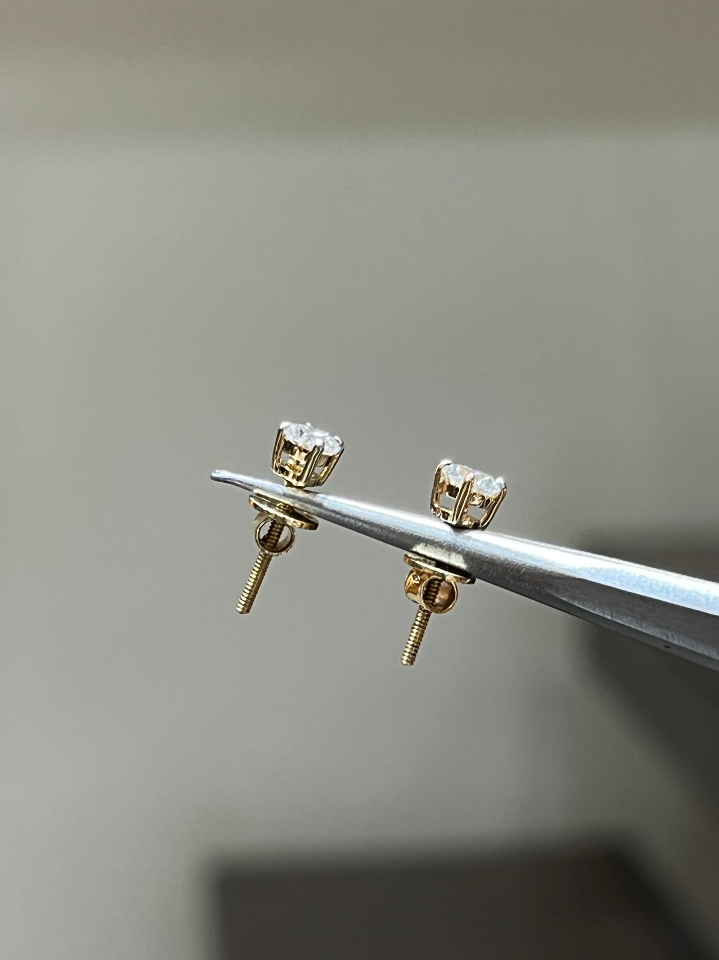 Zadie Lab Diamond Earring - Stylish Sophistication