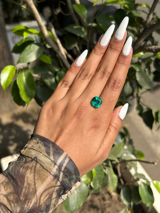 Lab Grown Colombian Emerald Cusion Shape 3.08ct | Exquisite Gemstones - Fiona Diamonds - Fiona Diamonds