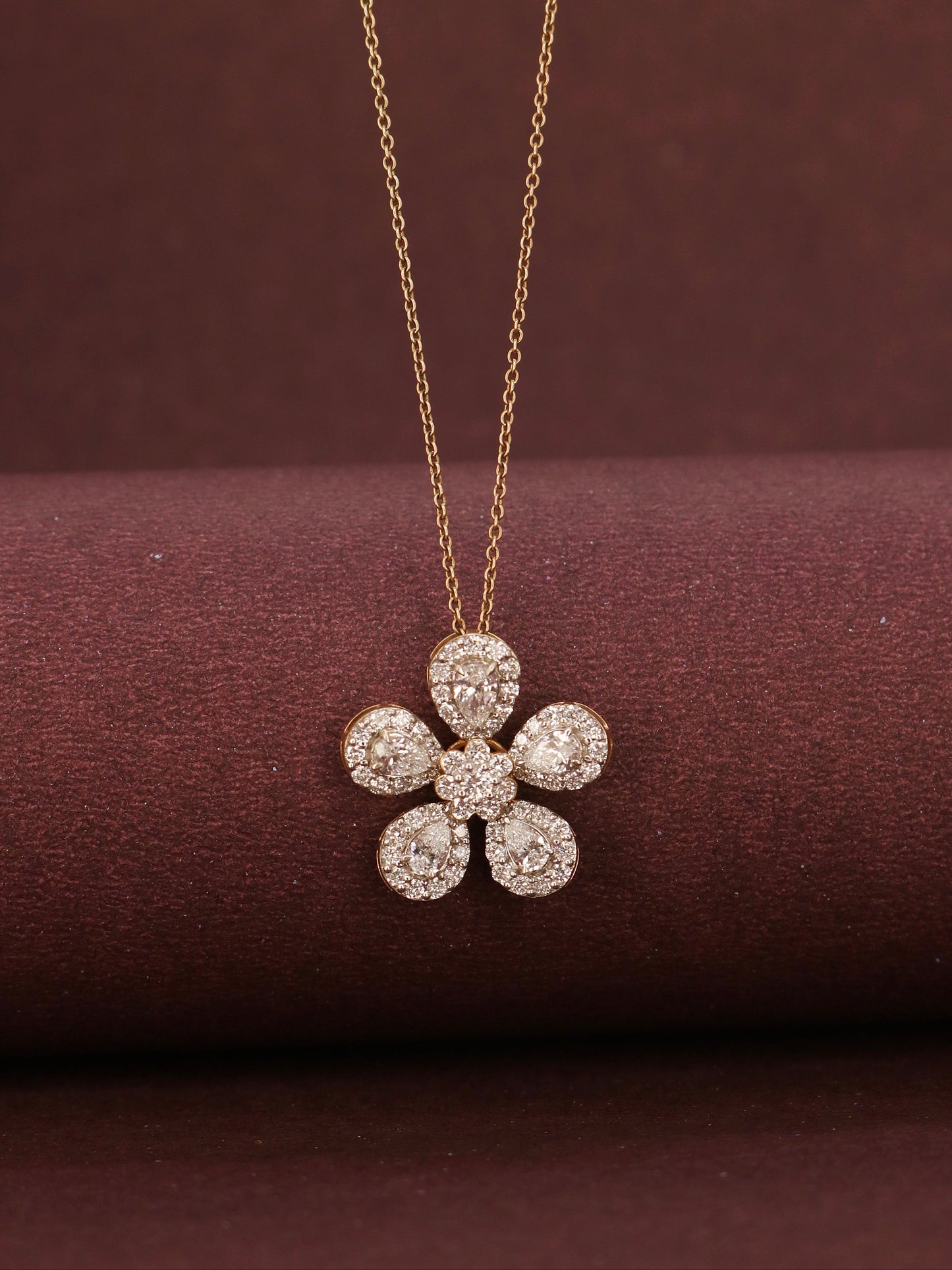 Luxoria Lab Diamond Pendant - Classic & Brilliant