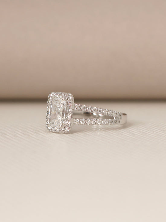 Gretta Lab Grown Diamond Ring - Stunning & Sophisticated