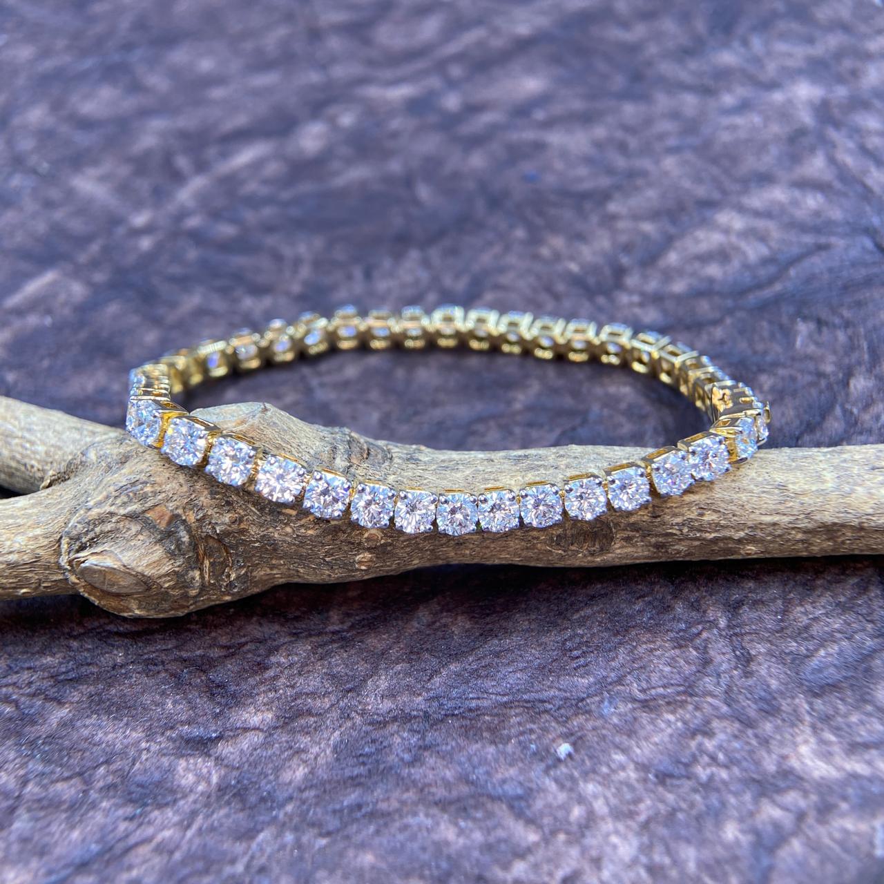 Esai 17 Pointer Lab Diamond Bracelet - Delicate Elegance