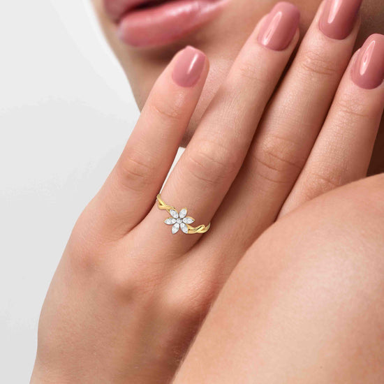 18K Gold Tiny Fish Ring with Marquise Diamond - Me&Ro